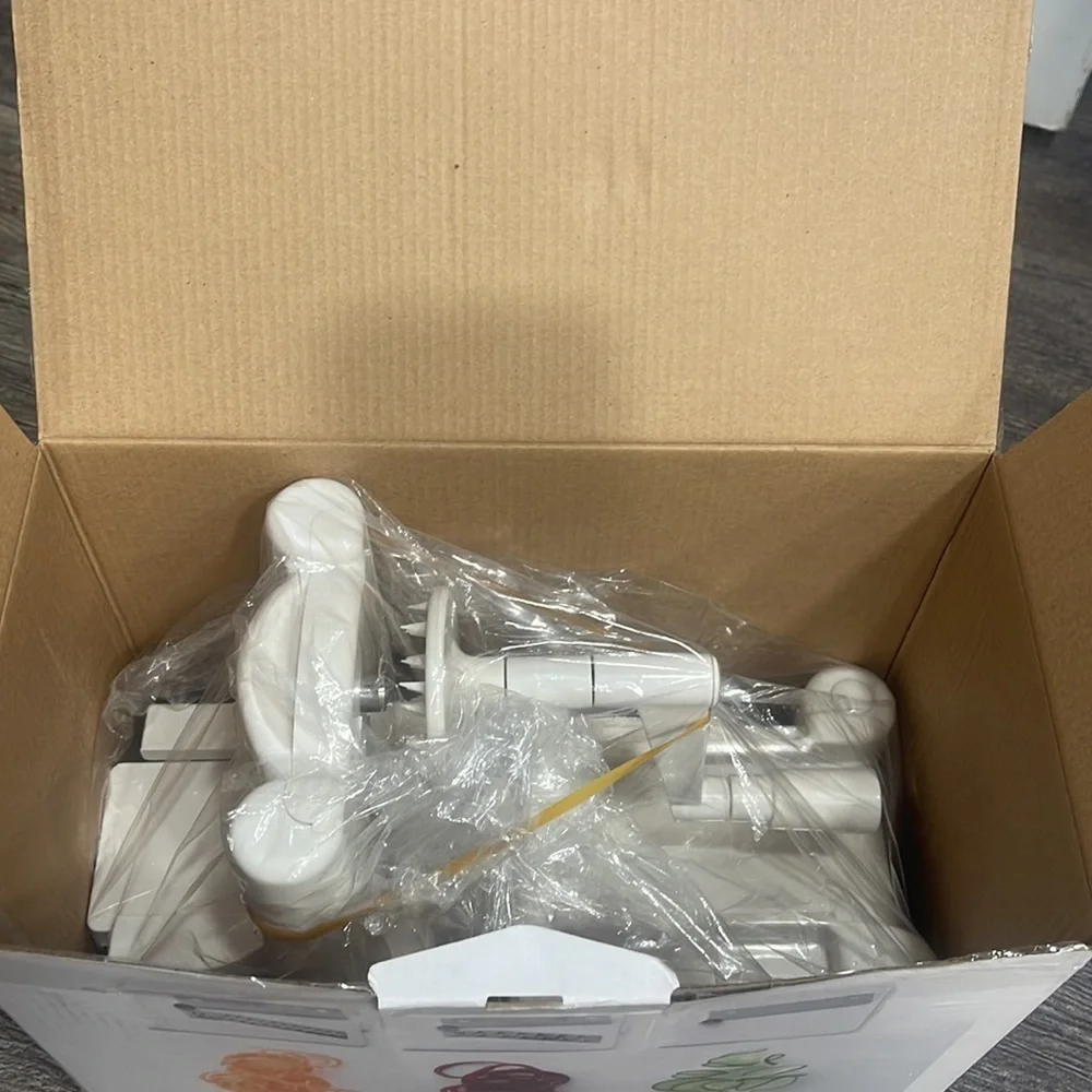 Marta Steward table spiralizer